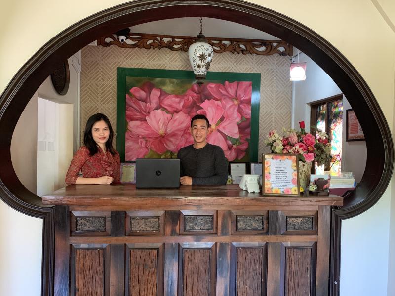 Front Desk 4